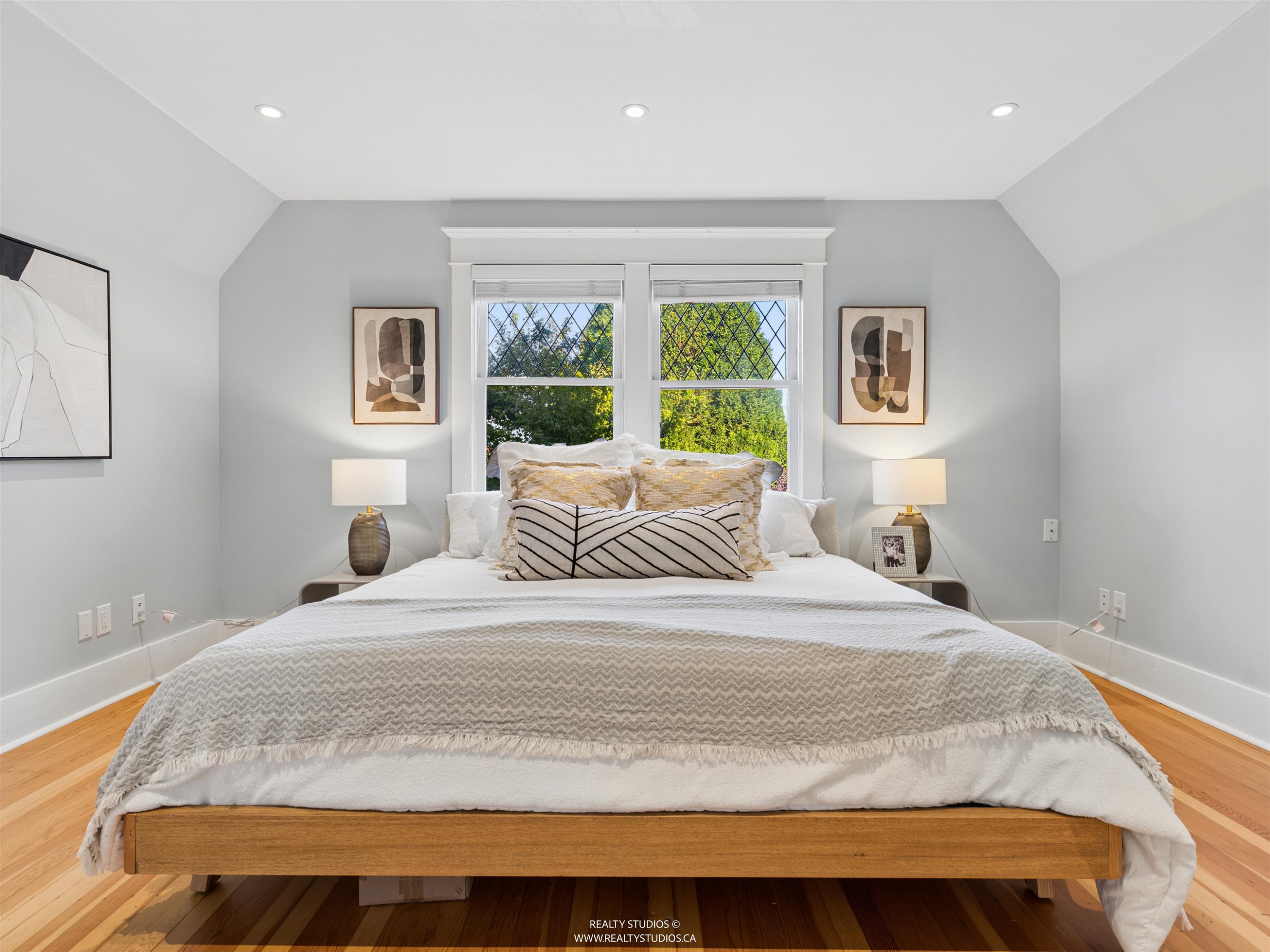 1204 14Th Avenue E, Vancouver, BC