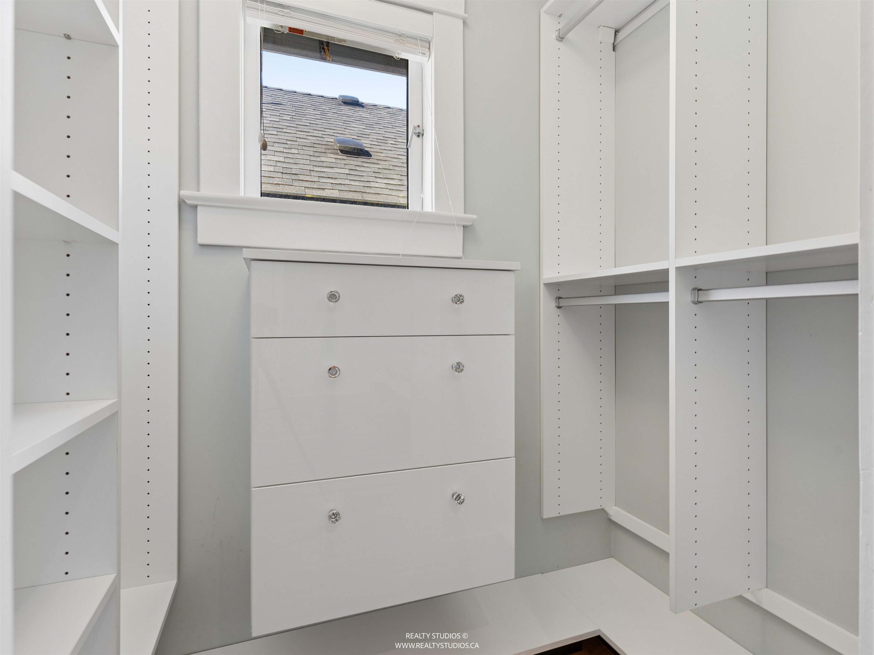 1204 14Th Avenue E, Vancouver, BC