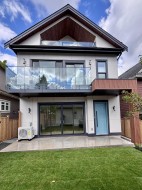 2-746 12th Avenue E Vancouver, BC V5T 2H9