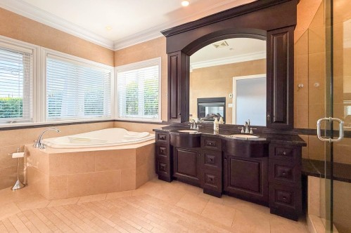 2307 Marine Drive, West Vancouver, BC 