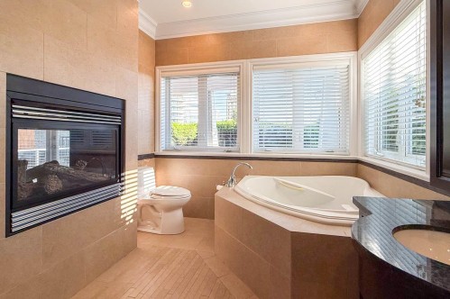 2307 Marine Drive, West Vancouver, BC 