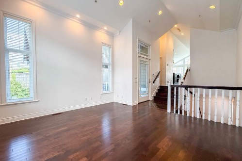 2307 Marine Drive, West Vancouver, BC 