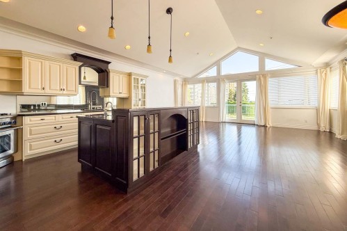 2307 Marine Drive, West Vancouver, BC 