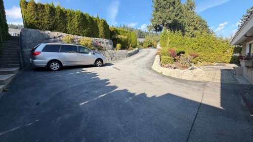 1098 Hillside Road, West Vancouver, BC 