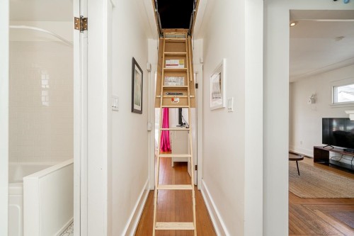 3415 Dundas Street, Vancouver, BC 