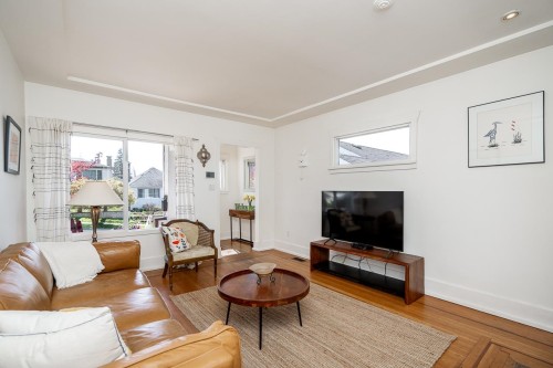 3415 Dundas Street, Vancouver, BC 