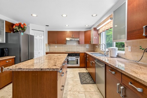 1599 Plateau Crescent, Coquitlam, BC 