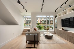 3984 Dumfries Street  Vancouver, BC V5N 0J1