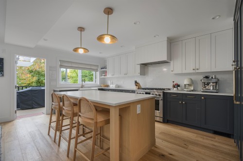 3250 37Th Avenue W, Vancouver, BC 