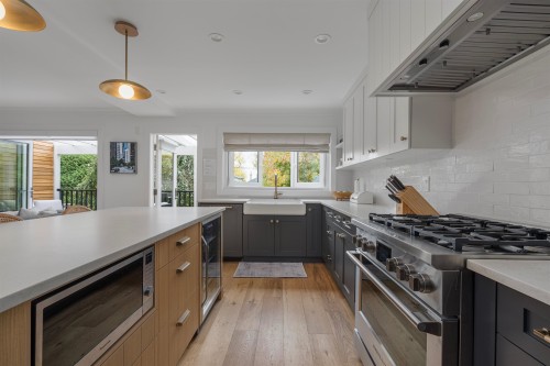 3250 37Th Avenue W, Vancouver, BC 