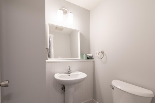 19-1174 Inlet Street, Coquitlam, BC 