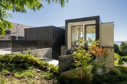 2484 Ottawa Avenue  West Vancouver, BC V7V 2T1