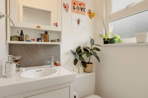 1762 15Th Avenue E, Vancouver, BC 