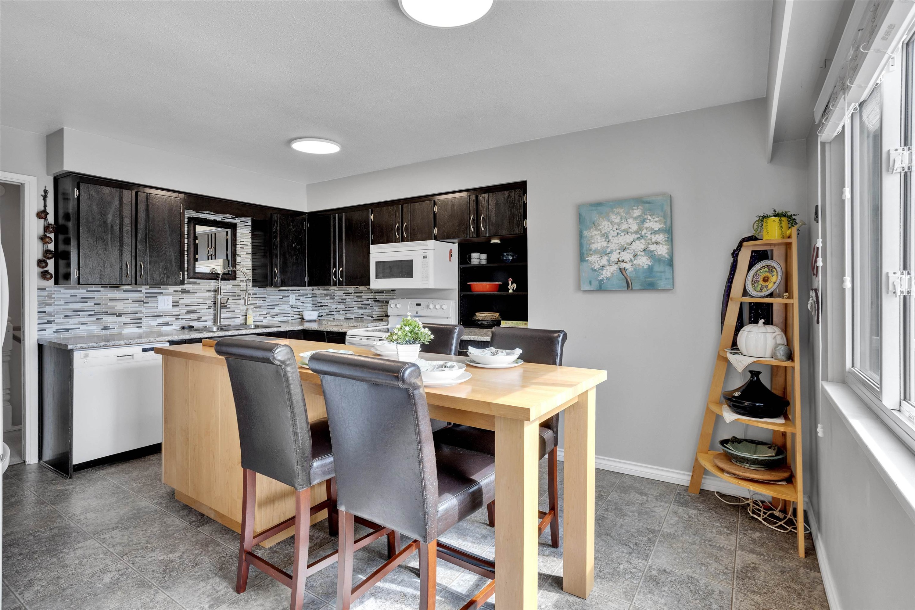 2412 40Th Avenue E, Vancouver, BC