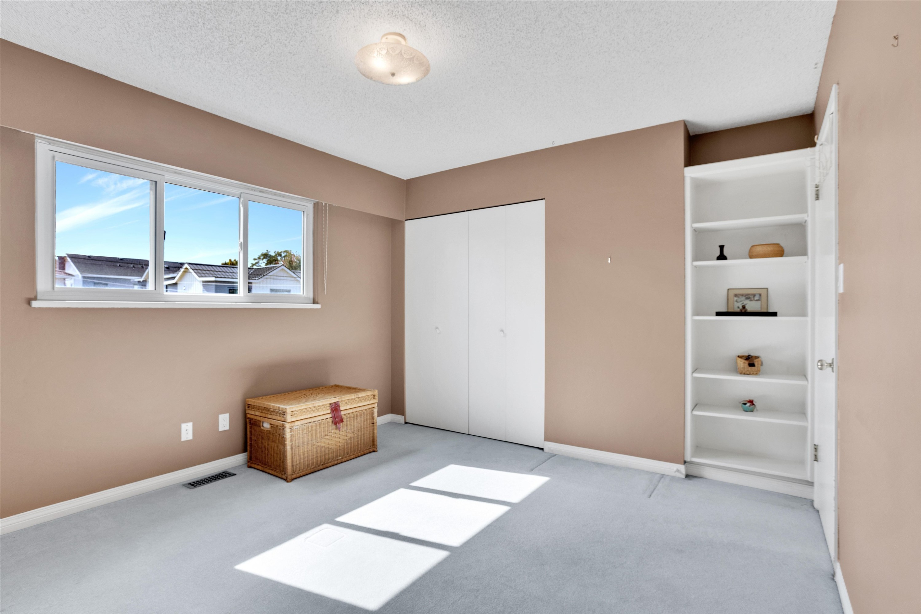 2412 40Th Avenue E, Vancouver, BC