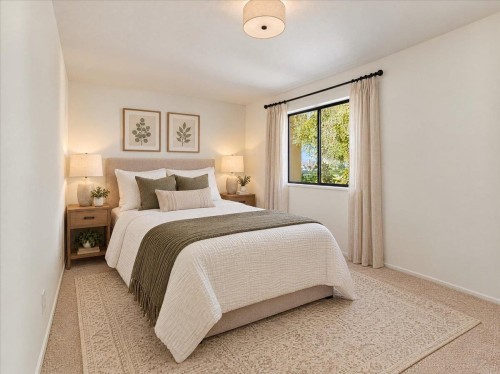 240 18Th Street E, North Vancouver, BC 