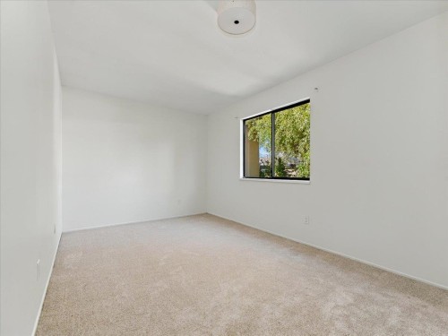 240 18Th Street E, North Vancouver, BC 