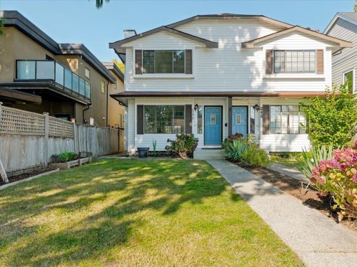 240 18Th Street E, North Vancouver, BC 