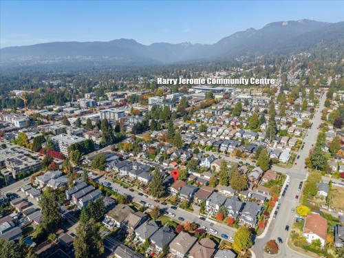 240 18Th Street E, North Vancouver, BC 