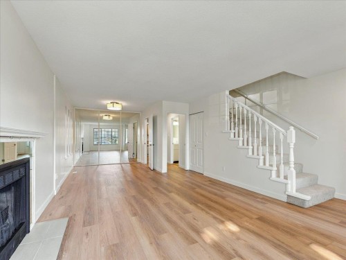 240 18Th Street E, North Vancouver, BC 
