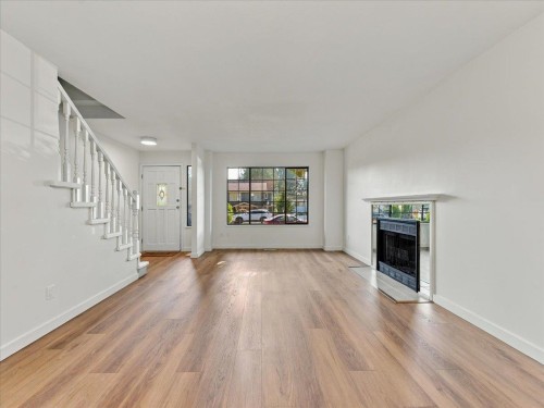240 18Th Street E, North Vancouver, BC 