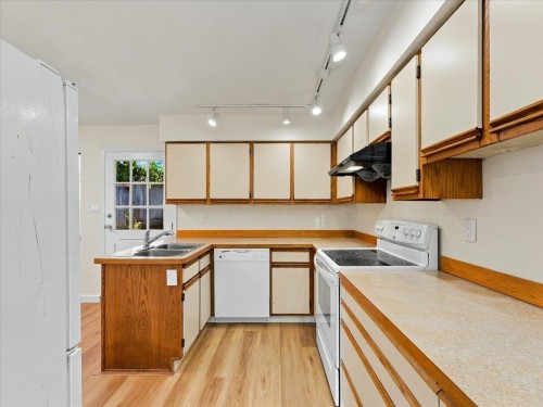 240 18Th Street E, North Vancouver, BC 
