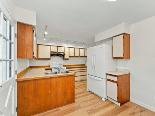 240 18Th Street E, North Vancouver, BC 