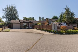 21328 Campbell Avenue Maple Ridge, BC V2X 7G6