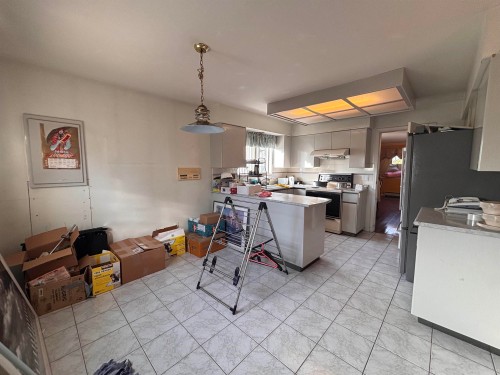 1438 64Th Avenue W, Vancouver, BC 