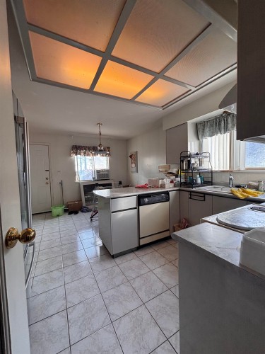 1438 64Th Avenue W, Vancouver, BC 