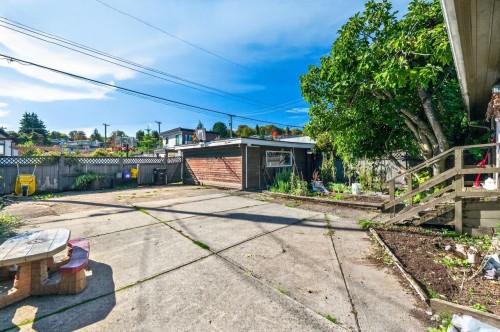 3232 16Th Avenue W, Vancouver, BC 
