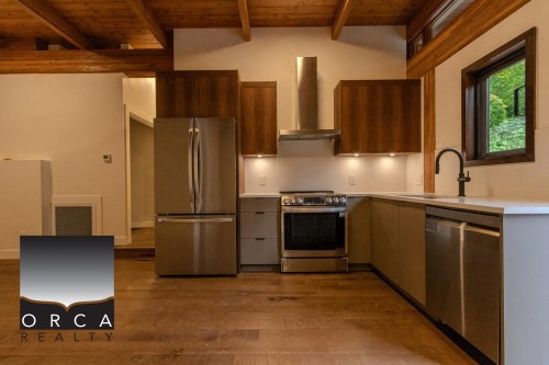 5363 Kew Cliff Road, West Vancouver, BC 