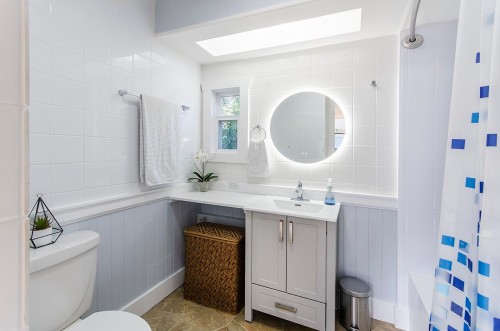 227 Tomahawk Avenue, West Vancouver, BC 