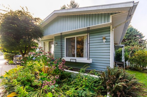 227 Tomahawk Avenue, West Vancouver, BC 