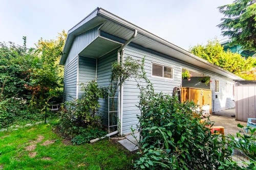 227 Tomahawk Avenue, West Vancouver, BC 
