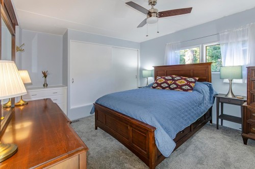 227 Tomahawk Avenue, West Vancouver, BC 