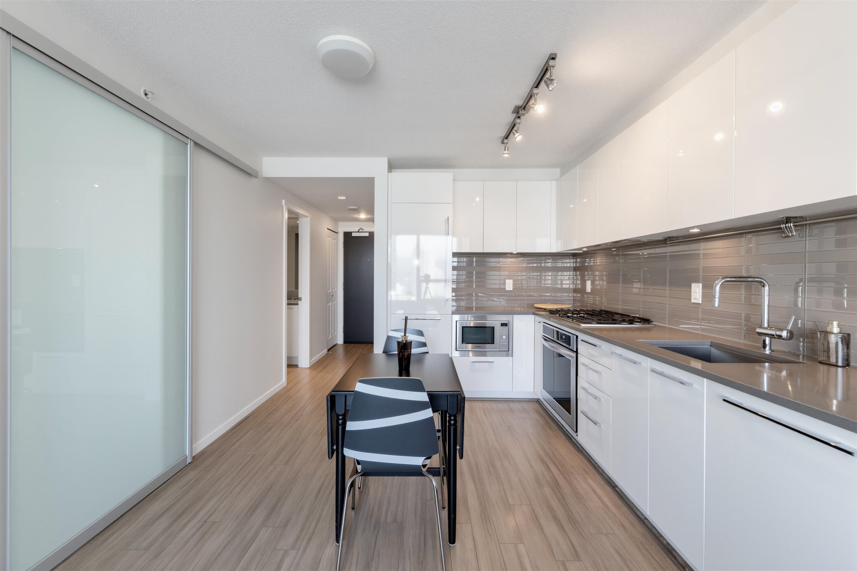 2008-6658 Dow Avenue, Burnaby, BC