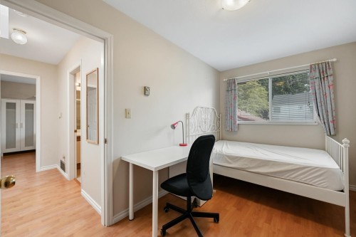 819 70Th Avenue W, Vancouver, BC 
