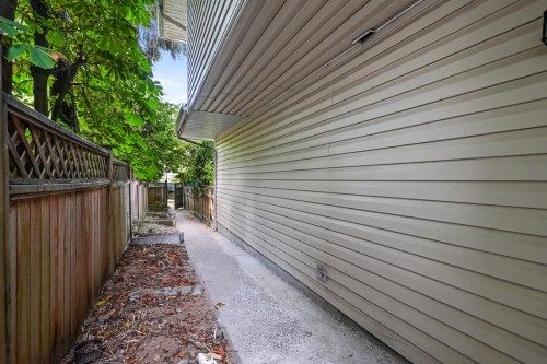 819 70Th Avenue W, Vancouver, BC 
