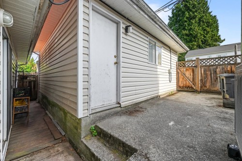 819 70Th Avenue W, Vancouver, BC 