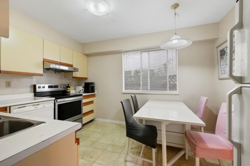 819 70Th Avenue W, Vancouver, BC 