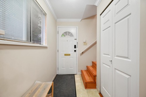 819 70Th Avenue W, Vancouver, BC 