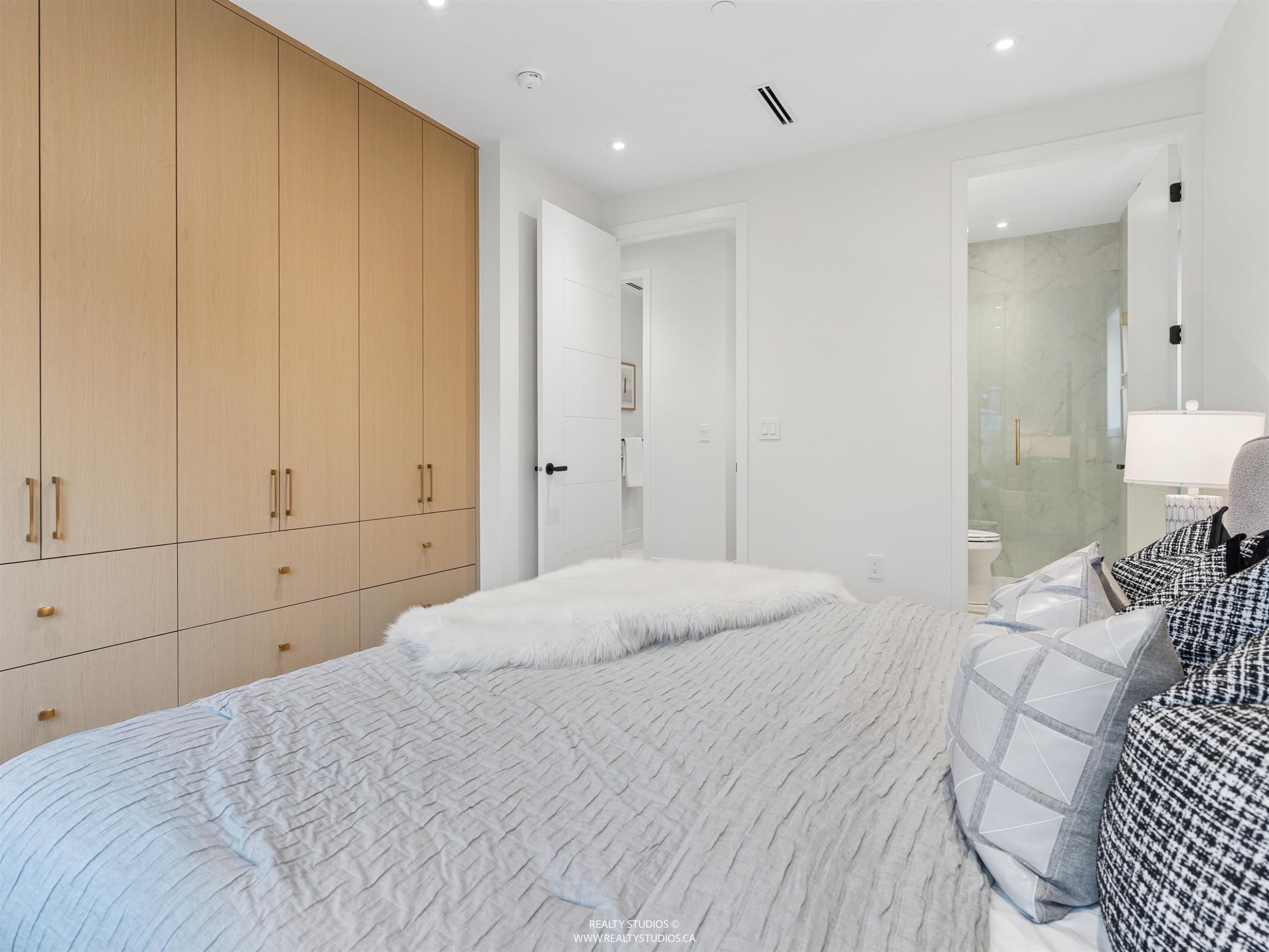 2543 2Nd Avenue E, Vancouver, BC