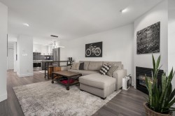 825 15th Avenue W Vancouver, BC V5Z 1R8