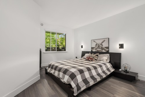 825 15Th Avenue W, Vancouver, BC 