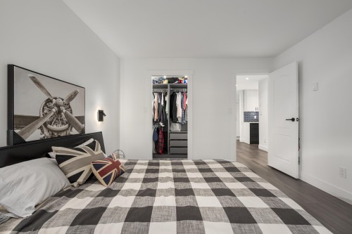 825 15Th Avenue W, Vancouver, BC 