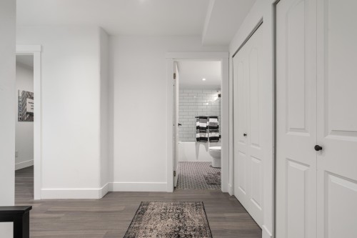 825 15Th Avenue W, Vancouver, BC 