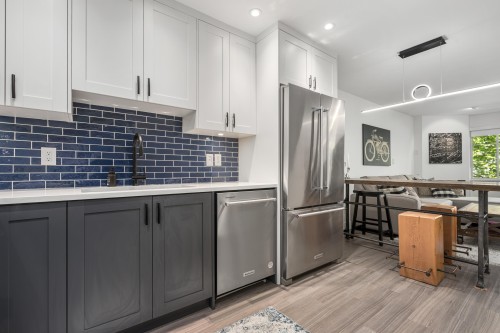 825 15Th Avenue W, Vancouver, BC 
