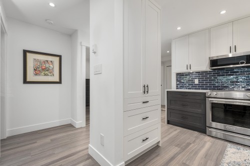 825 15Th Avenue W, Vancouver, BC 