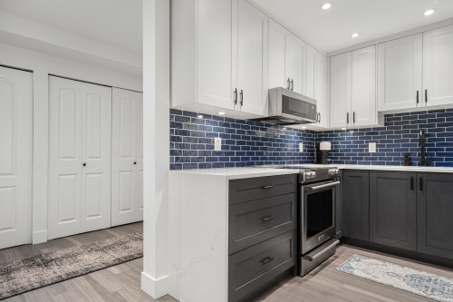 825 15Th Avenue W, Vancouver, BC 